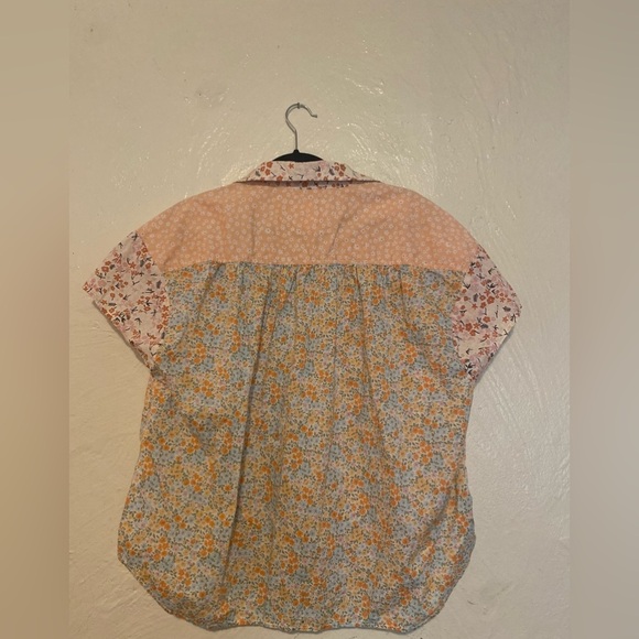 American Eagle Top - Picture 2 of 2